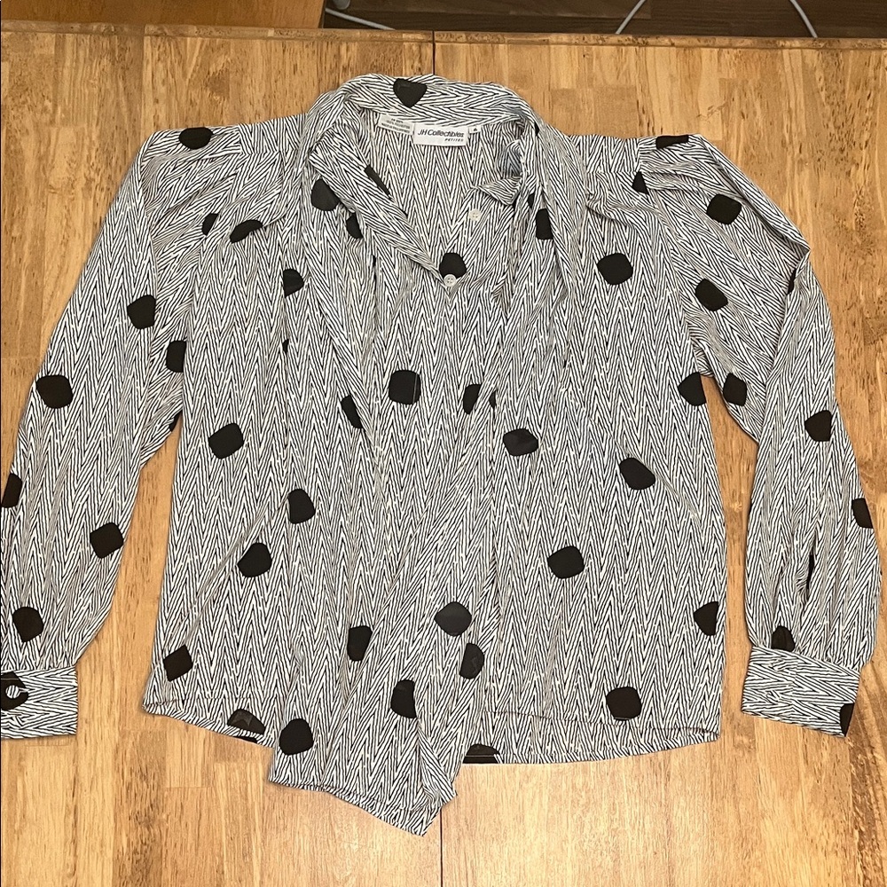 JH Collectibles Monochrome Zigzag Blouse